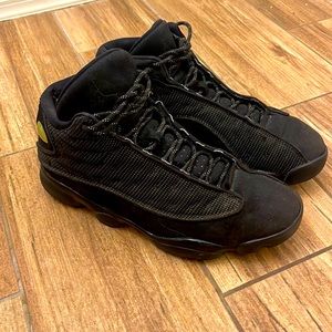 Black cat 13s